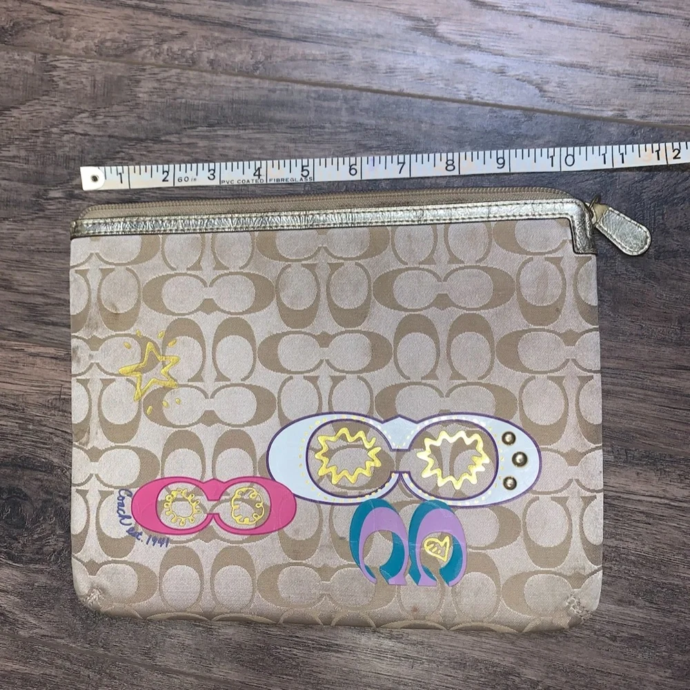 iPad Case - Picture 7 of 8